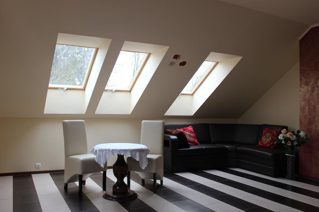 Pensjonat Agroturystyczny Pod Modrzewiem Bed and Breakfast Florczaki Kamer foto